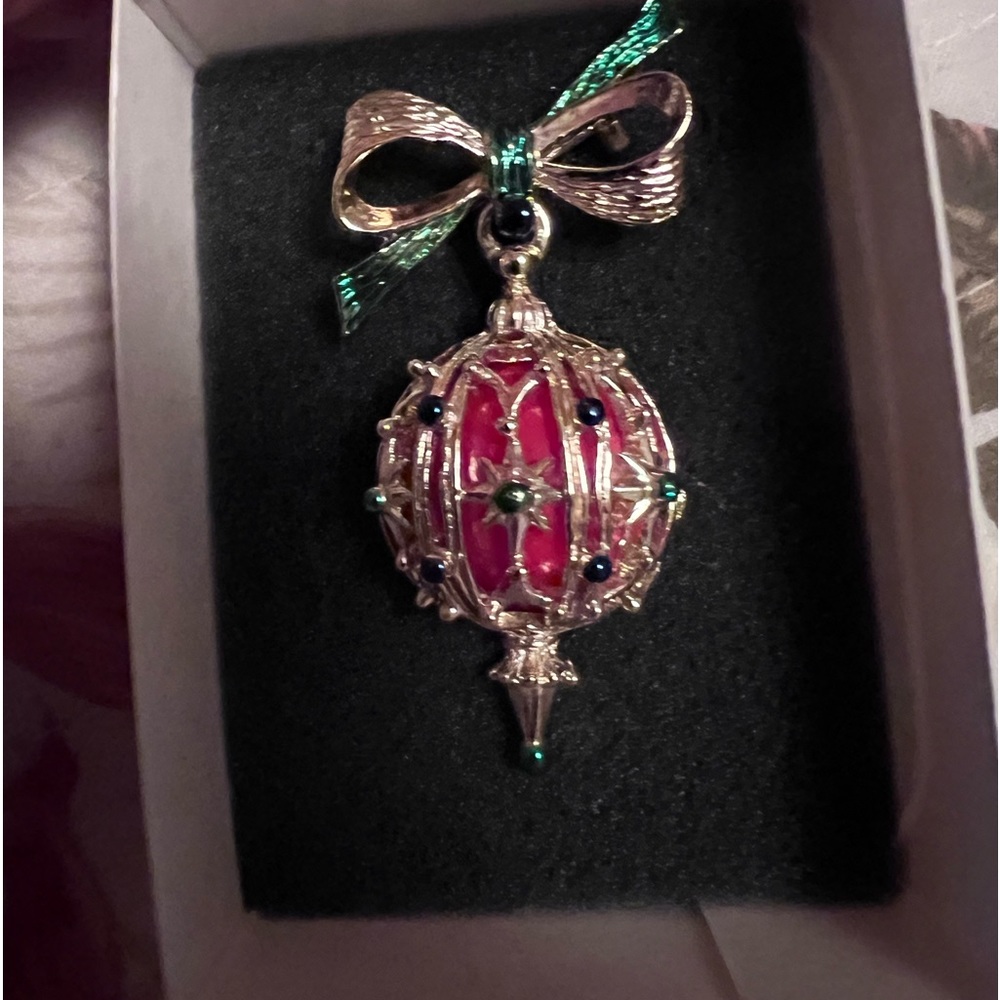 NIB Lia Sophia broach